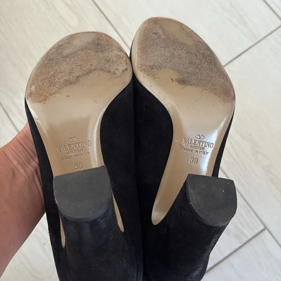Valentino Black Suede Women's Pumps - Picture 4 of 6